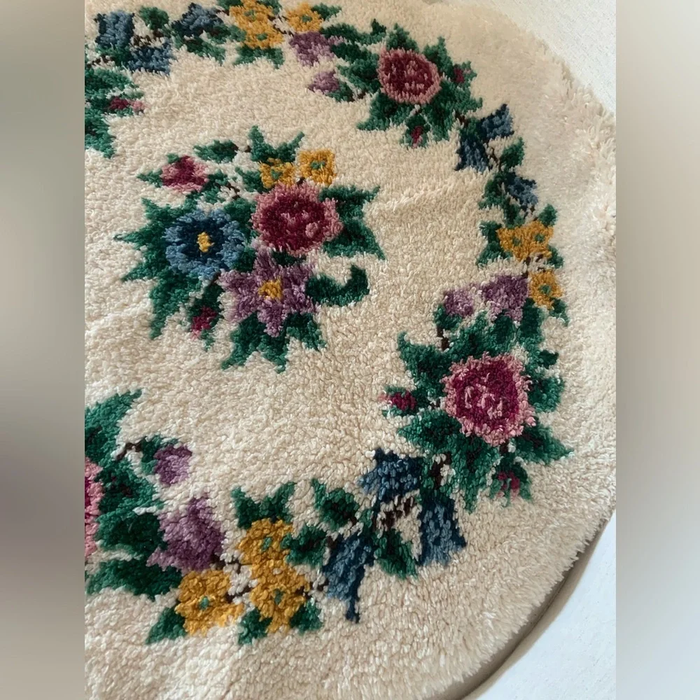 37.5” Round Rug